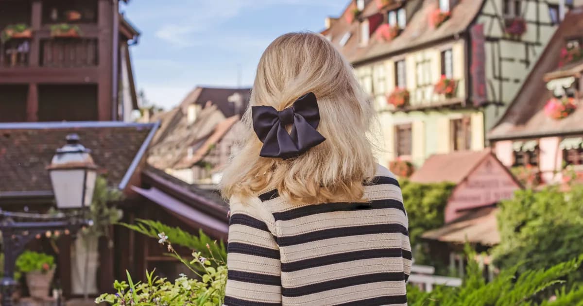 Hair Bows: Styles, Materials, & Wearing Them with Flair