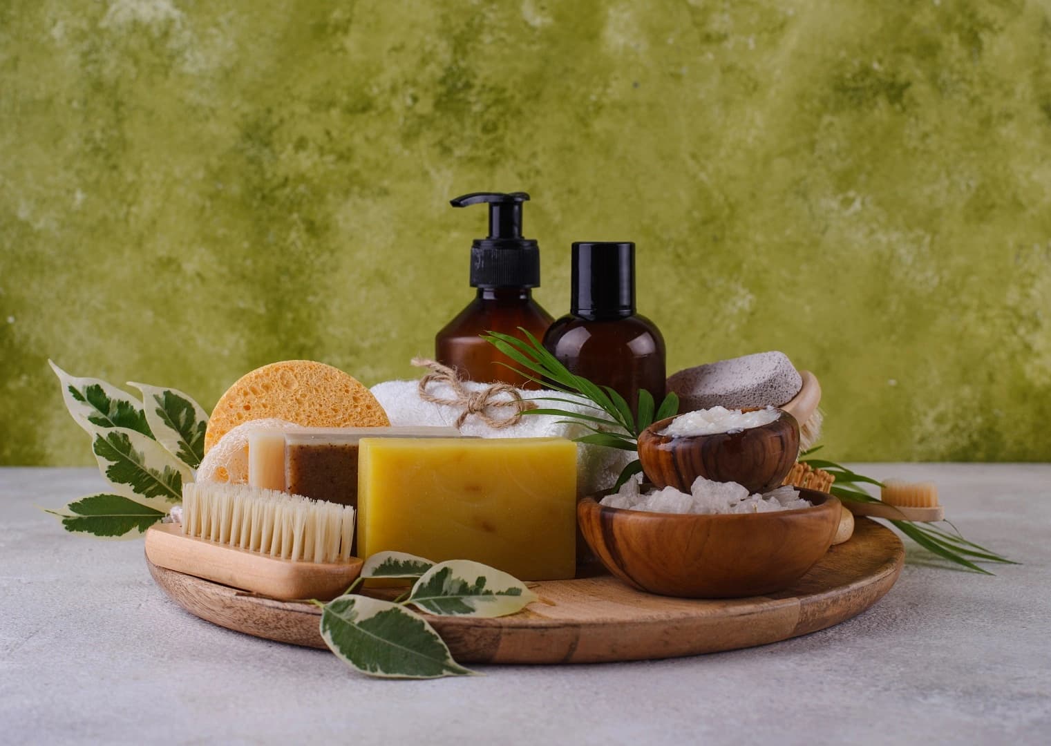 The Role of Natural and Organic Materials in Sustainable Festive Accessories