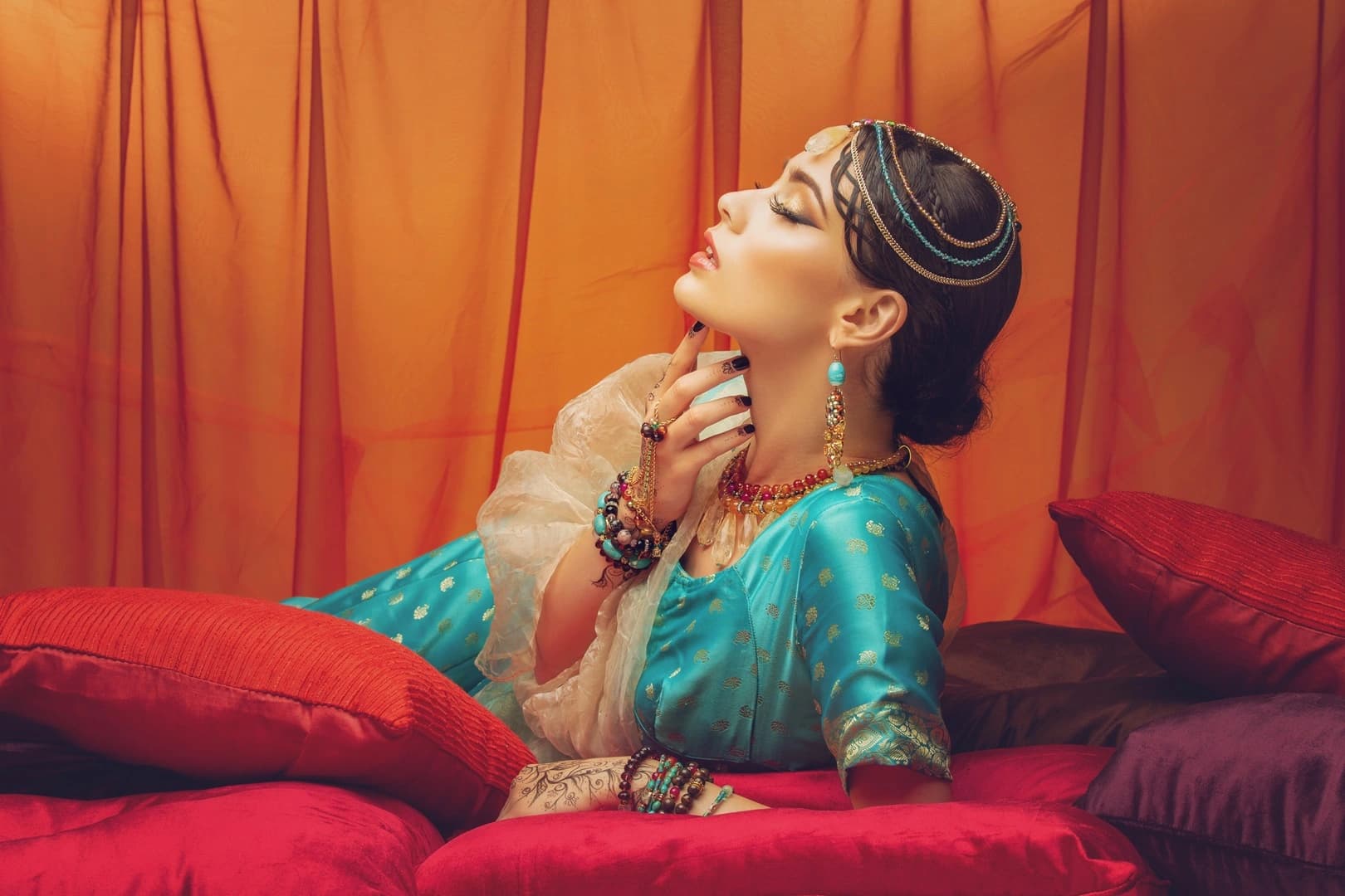 Festive Fervor: Styling Tips for India's Spring Festivals