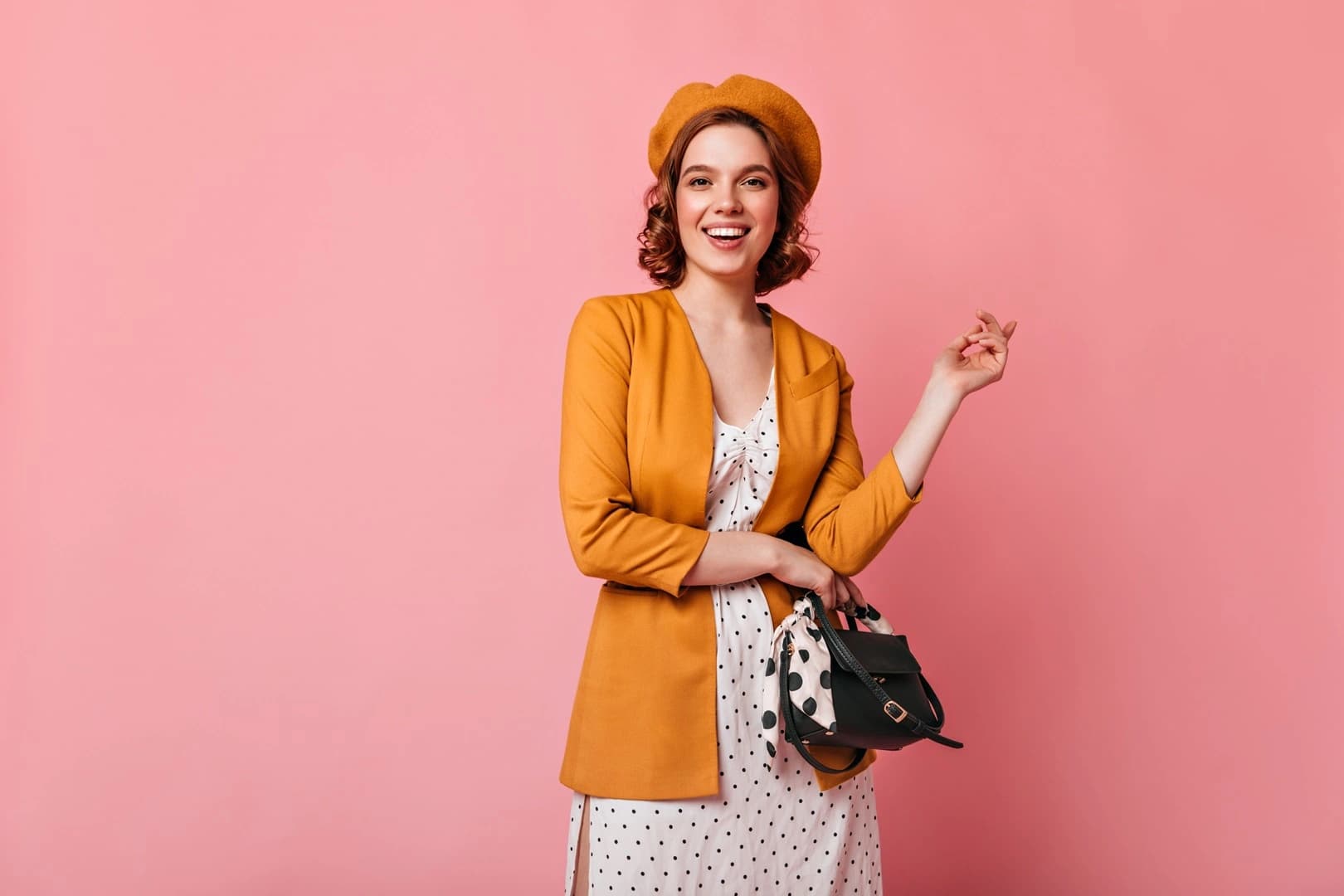 Reviving Vintage: Incorporating Retro Styles into Your Modern Wardrobe