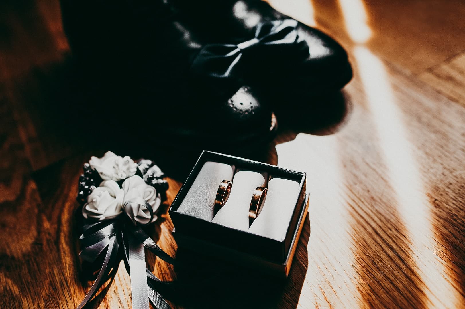 Wedding accessories and essentials for bride and groom that you can choose